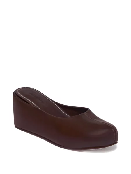 Papuci tip mules Bernardo din piele cu pană maro