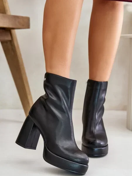 Cizme scurte Goe din piele negru