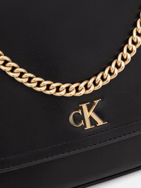Calvin Klein Válltáska fekete