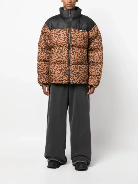 Striukė Vetements izoliuoti juoda