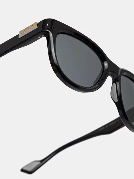 Солнцезащитные очки Gucci черные