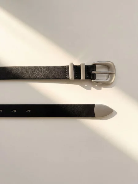 ARMIE Opasky The Walker Leather Belt' čierna
