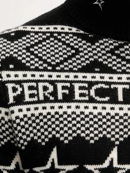 Шерстяной свитер Perfect Moment
