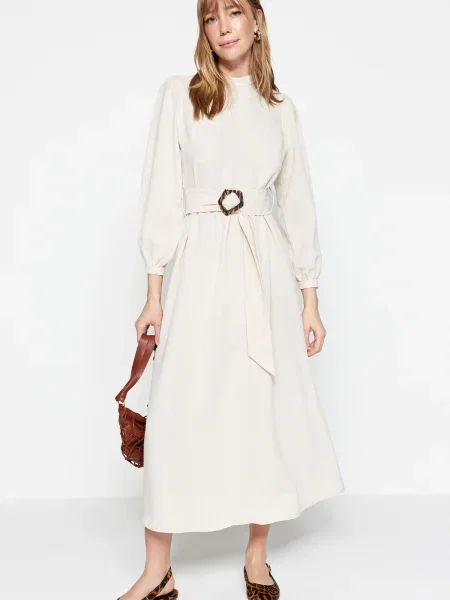 Rochie Trendyol de in cu guler înalt