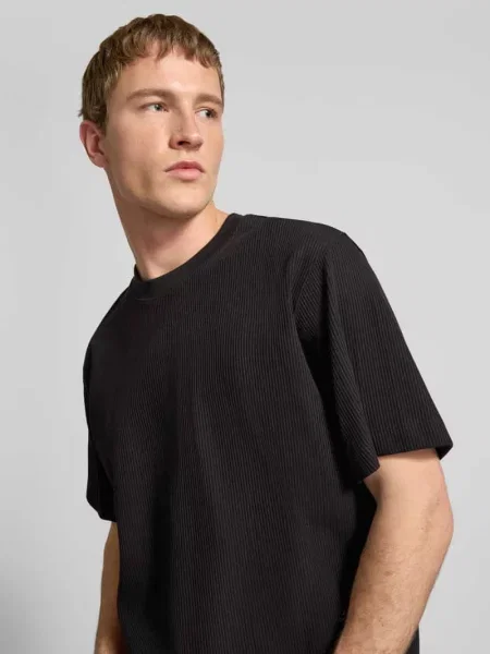 T-shirt z prążkowaniem model ‘HARRISON’ Jack & Jones czarna
