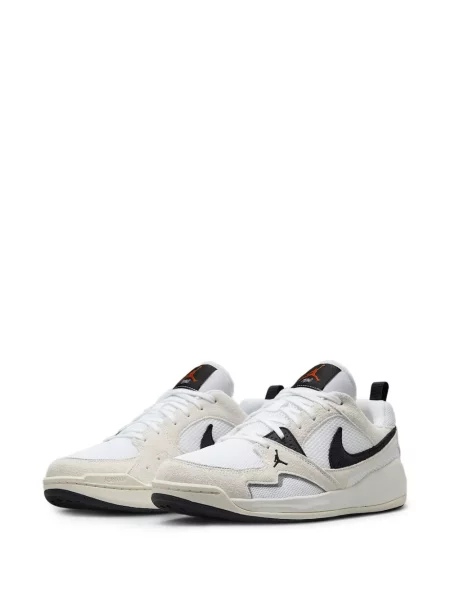 Sneakerși Jordan alb