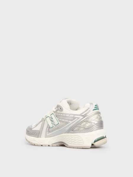 Кросівки для бігу New Balance срібні