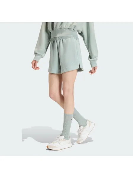 Adidas Спортни шорти Soft Lux зелен