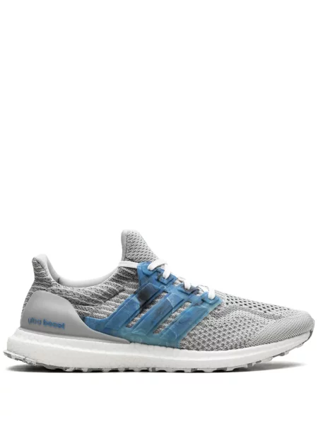 Ленени маратонки Adidas UltraBoost на райета за туризъм сиво