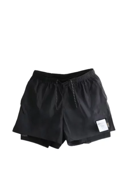 Pantaloni scurți Satisfy negru