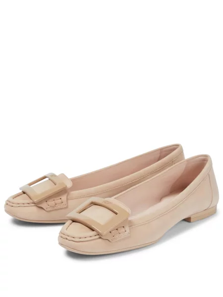 Pantofi loafer Roger Vivier din piele de căprioară bej