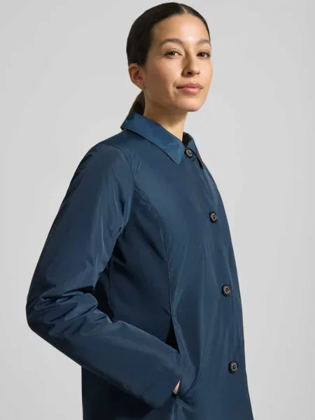 Kroj́ regular fit kurtka funkcyjna z kołnierzem wykładanym Barbour granatowa