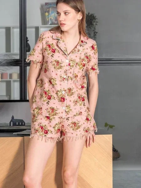 Легкая женская пижама с шортами