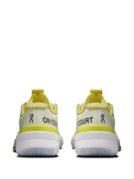 Sneakerși On galben