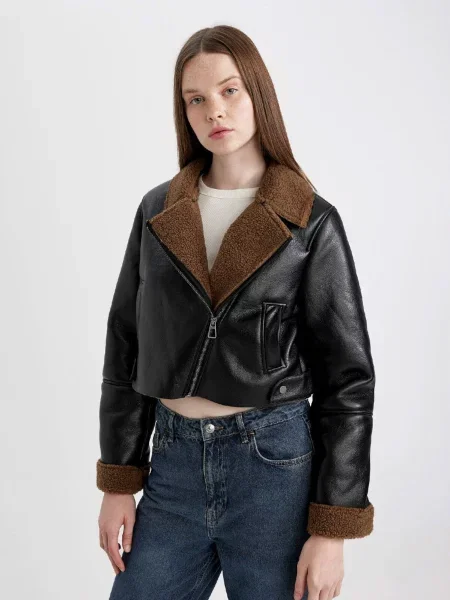 Kołnierzykowy płaszcz Defacto