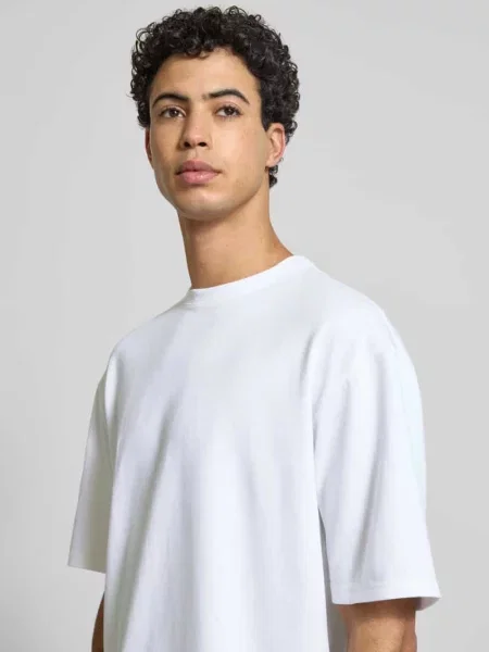 T-shirt o kroju boxy fit z mieszanki bawełny model CASPIAN AIRFLEX BOXY' Only & Sons biała
