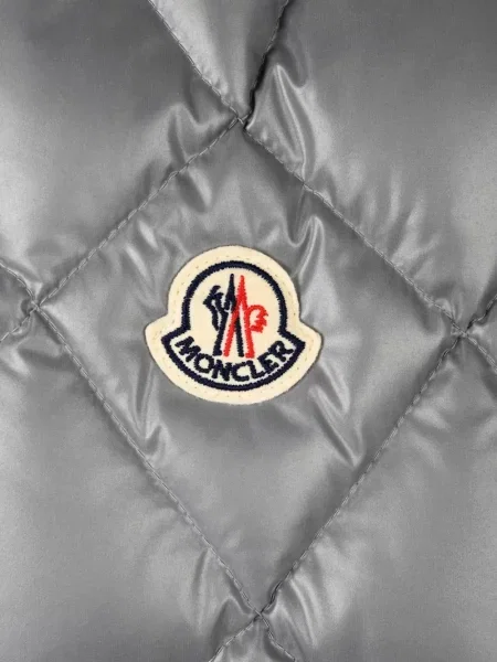 Vestă Moncler cu glugă gri