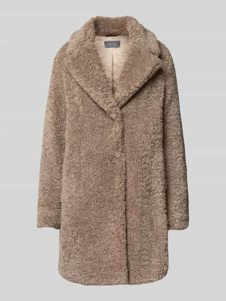 Płaszcz o kroju relaxed fit ze sztucznego futra z kołnierzem z połami White Label