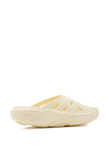 Велурени чехли New Balance на платформе сиво