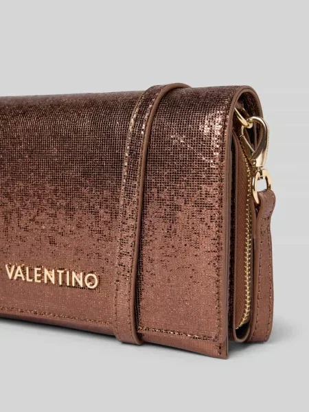 Torebka błyszcząca z aplikacją z logo model ‘EMBER’ Valentino Bags brązowa