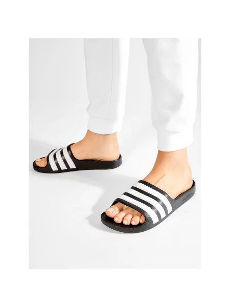 Детские шлепанцы Adidas черные