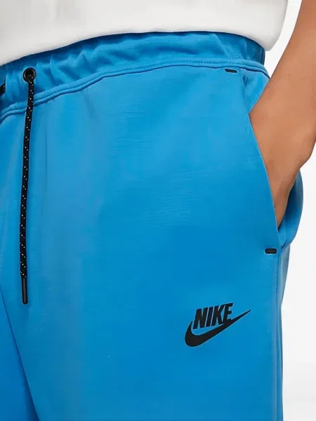 Pantaloni scurți Nike cu imagine cu dungi alb