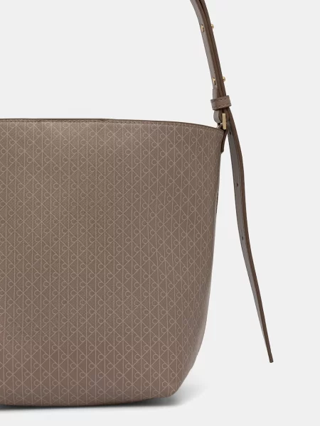 Calvin Klein Táska Emblem Aop Medium Bucket Bézs barna