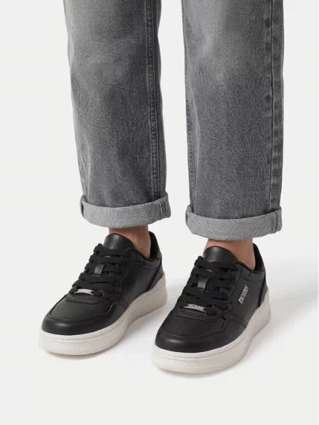 Sneakersy Guess čierna
