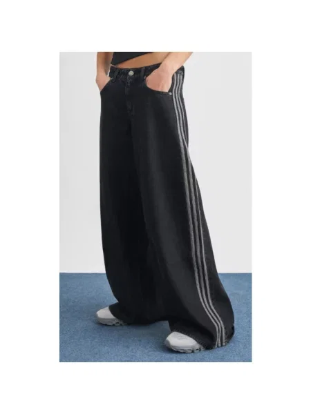 Spodnie adidas Adicolor Denim Track Pants Black czarne