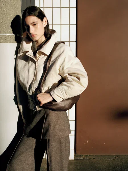 Демісезонна куртка MANGO молочний