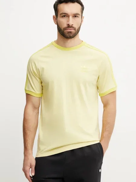 Тениска adidas Originals с изчистен дизайн жълто