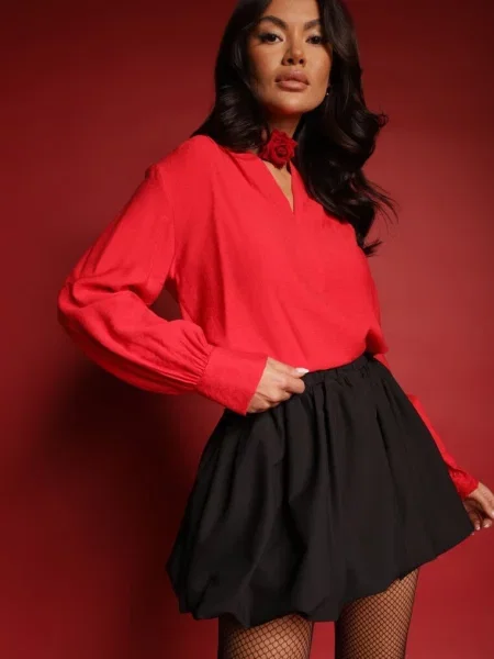 Bluzka z Bufiastymi Rękawami i Trójkątnym Dekoltem Hilko czerwona