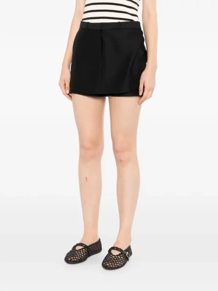 Pantaloni scurți Jnby drapate negru