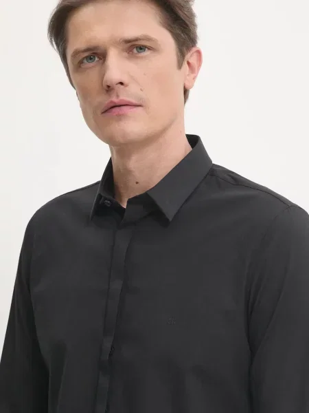 Риза Calvin Klein мъжка с кройка по тялото с класическа яка черно