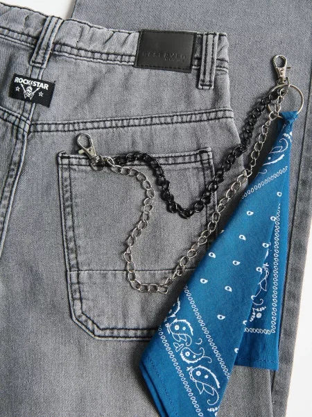 Reserved Джинси baggy з ланцюжком і банданою світло-сірий сірі