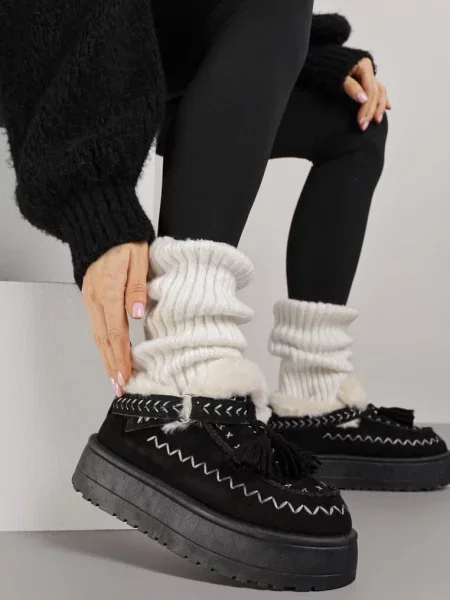 Cizme de zăpadă pe platformă decorate cu broderie și franjuri Linomis negre