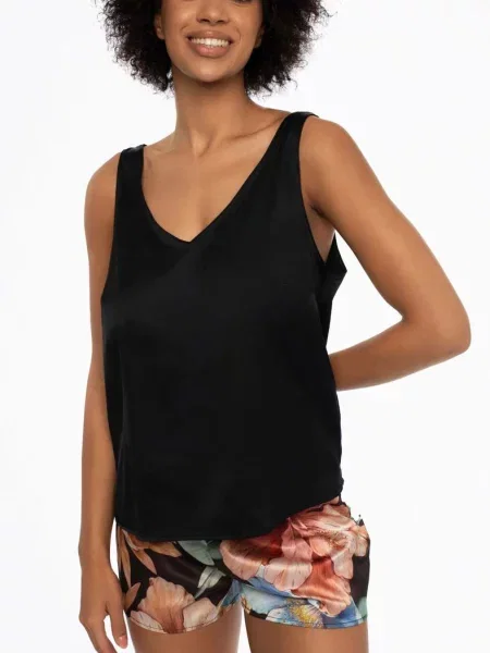 Легкая женская пижама с шортами