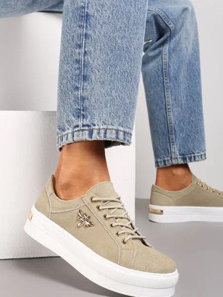 Skórzane Sneakersy na Grubej Podeszwie z Przeszyciami i Broszką Nirnile beżowe
