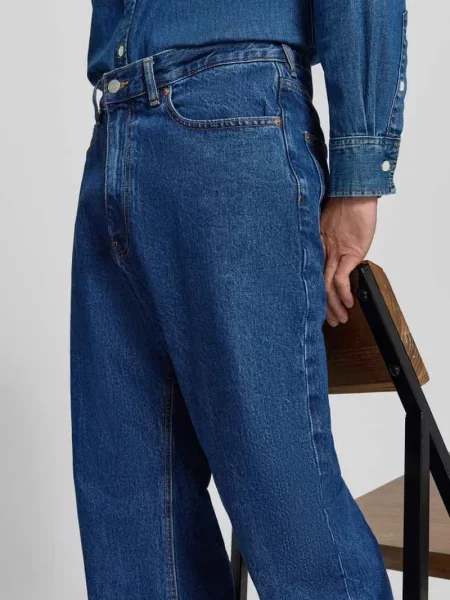 Jeans o kroju straight fit w 5 kieszeni Review niebieskie