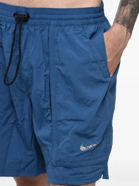 Scurt chiloți Nike cu imagine cu model floral negru