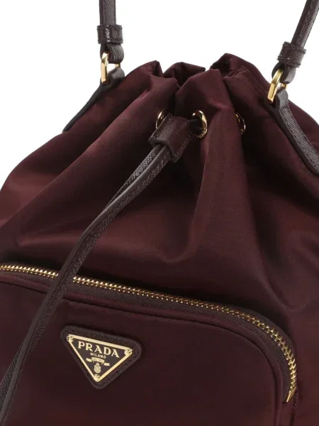 Чанта тип bucket Prada винено червено