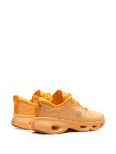 Sneakerși On portocaliu