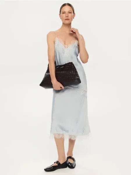 Reserved Fustă midi cu dantelă albastru-pal albastru