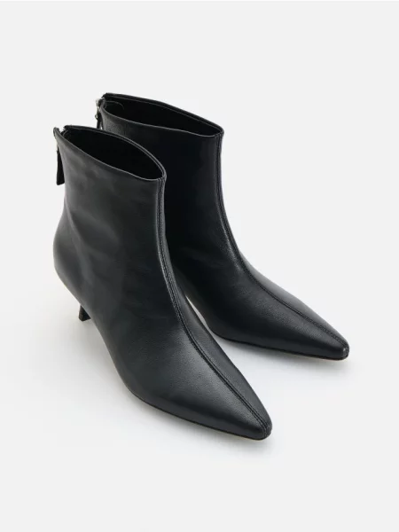 Reserved Botine din piele cu negru