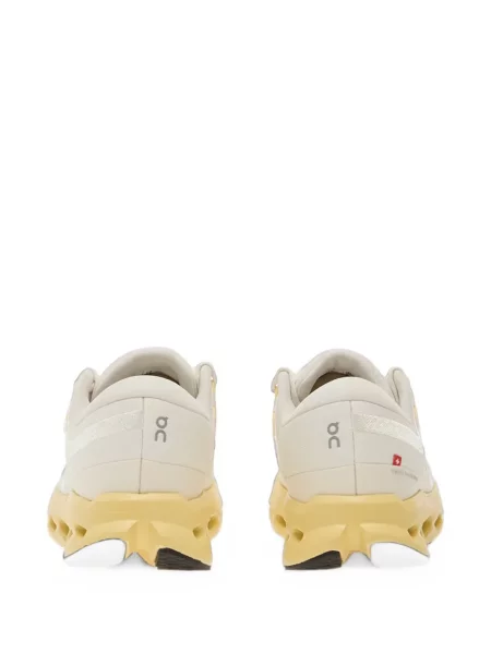 Sneakerși On