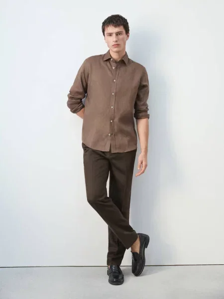 Koszula regular fit z lnu czekoladowy Mężczyzna L MANGO MAN