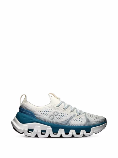 Sneakerși On