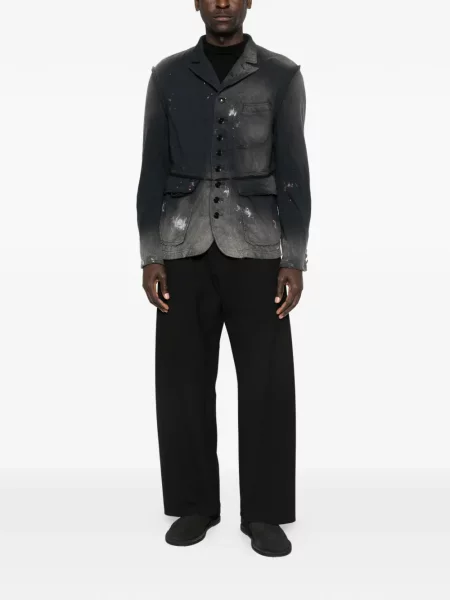 Яке Khoki с протрити краища черно