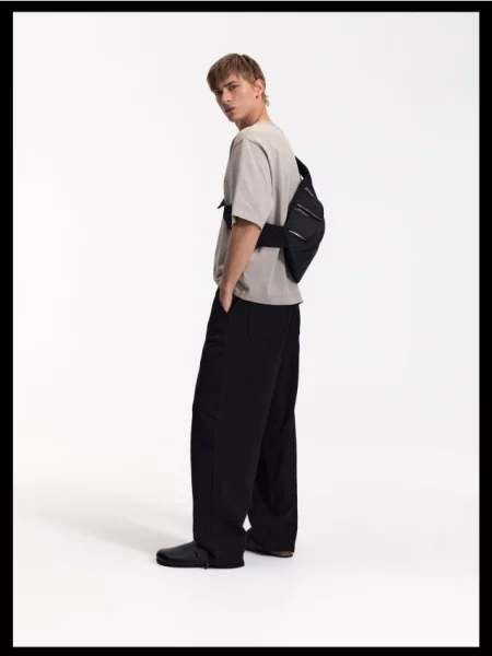 Reserved Pantaloni loose negru