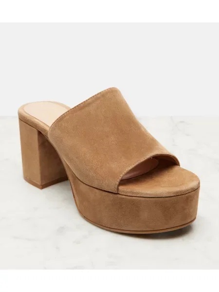 Papuci tip mules Gianvito Rossi din piele de căprioară cu platformă maro